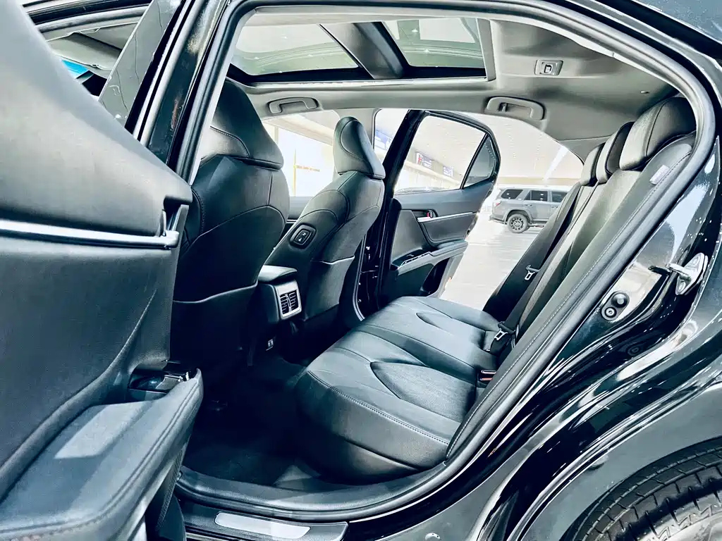 TOYOTA CAMRY 2021