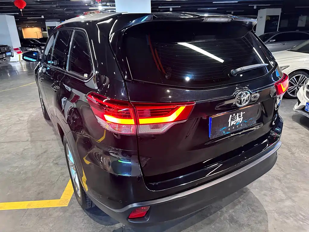 TOYOTA HIGHLANDER 2021