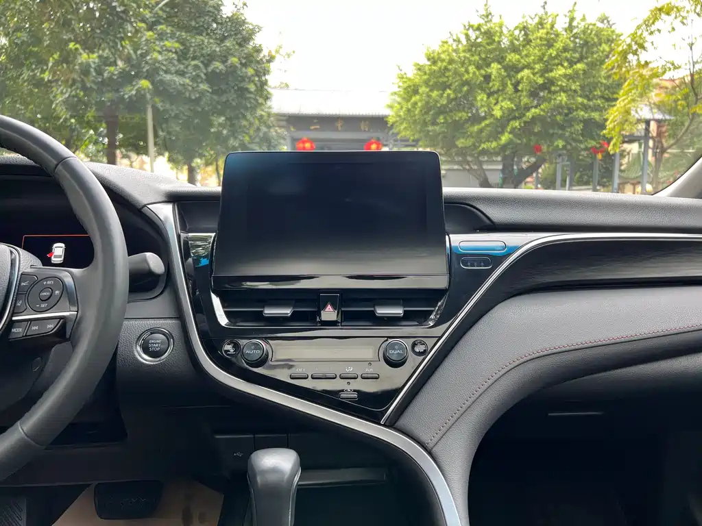 TOYOTA CAMRY 2021