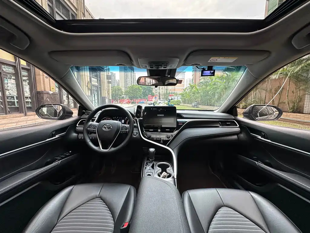 TOYOTA CAMRY 2023