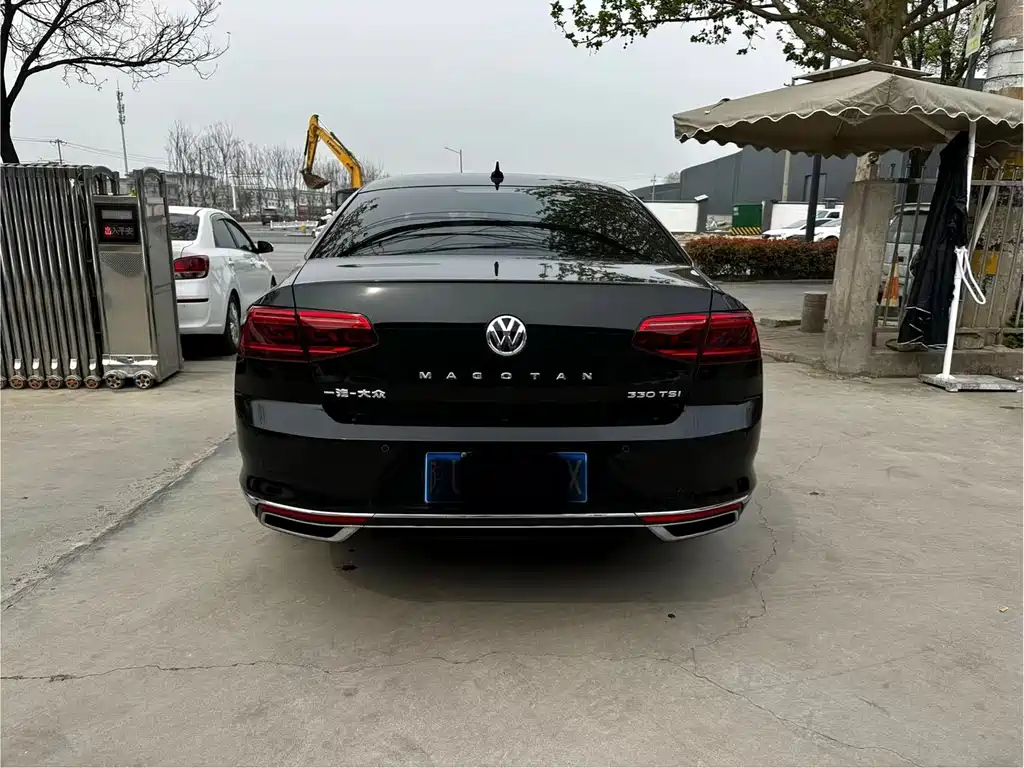 VOLKSWAGEN MAGOTAN 2020