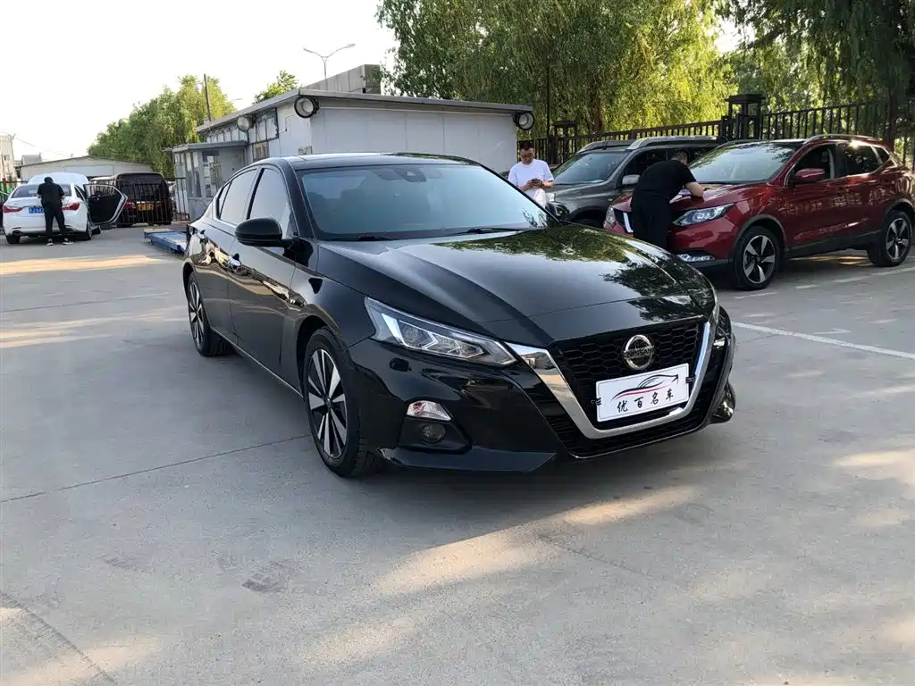 NISSAN TEANA 2020