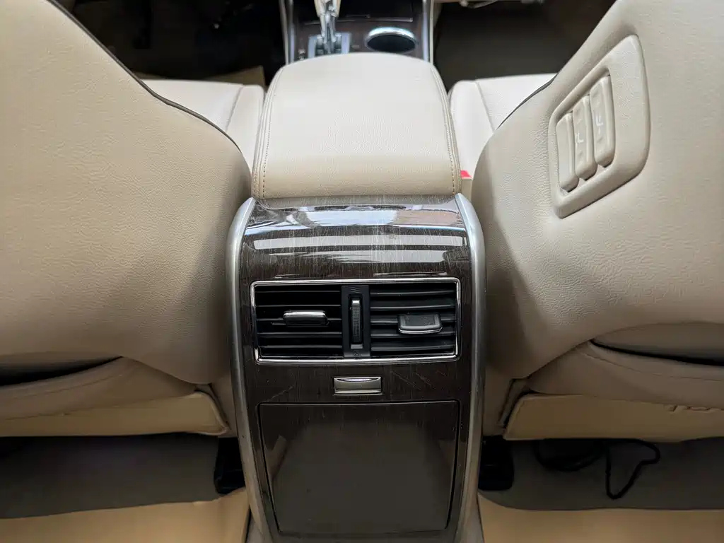 NISSAN TEANA 2015