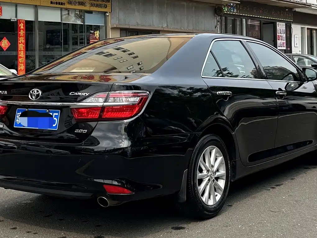 TOYOTA CAMRY 2016