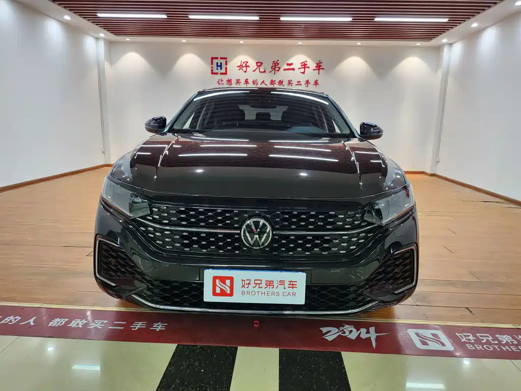 VOLKSWAGEN PASSAT 2023