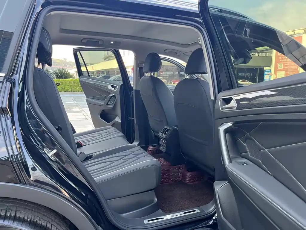 VOLKSWAGEN TIGUAN L 2022
