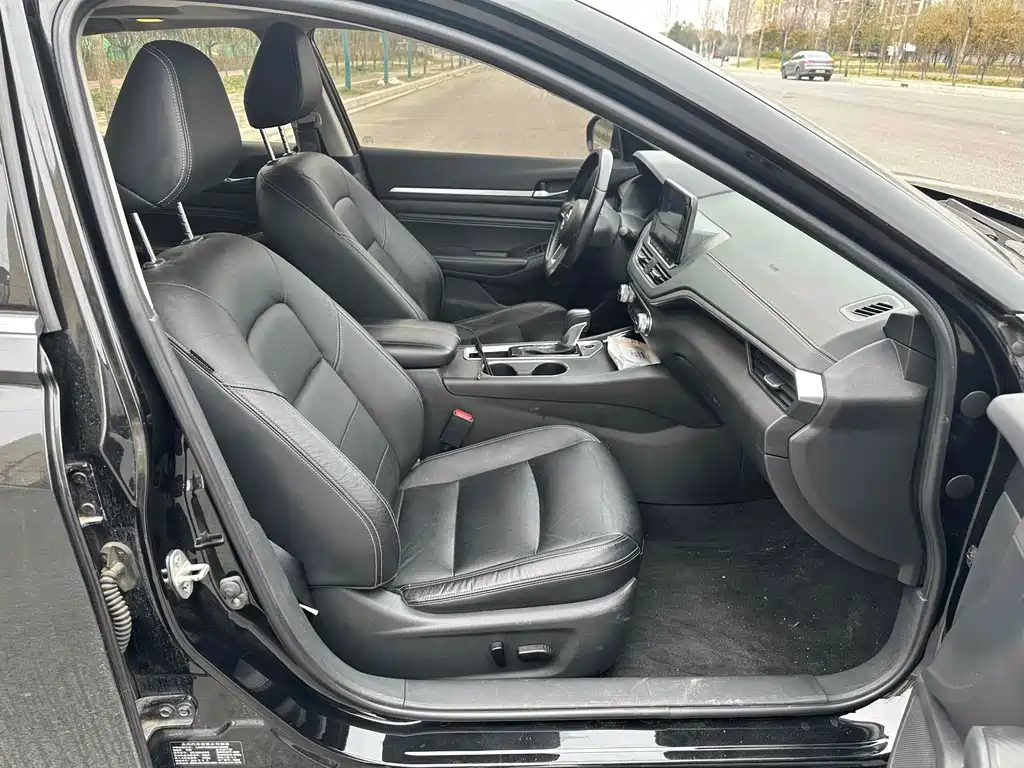 NISSAN TEANA 2019