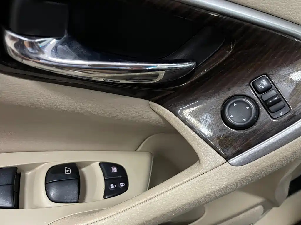 NISSAN TEANA 2015