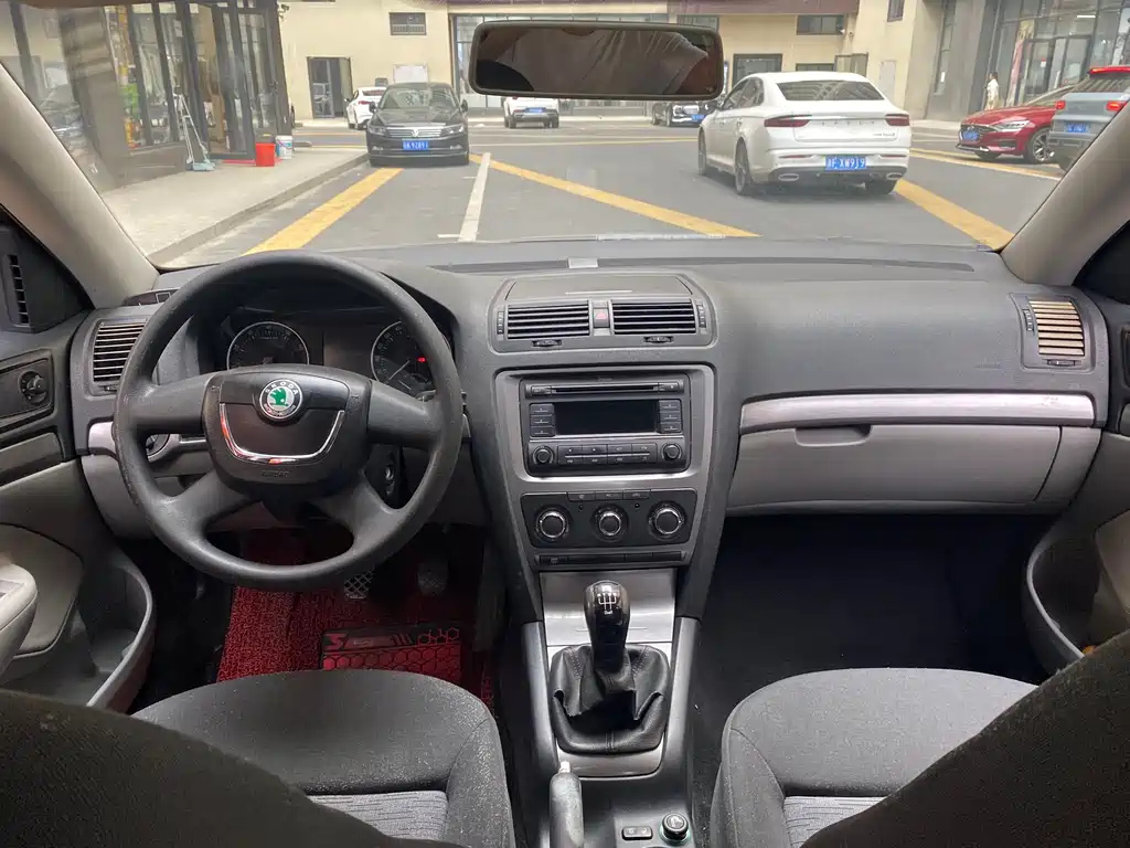 SKODA OCTAVIA 2012