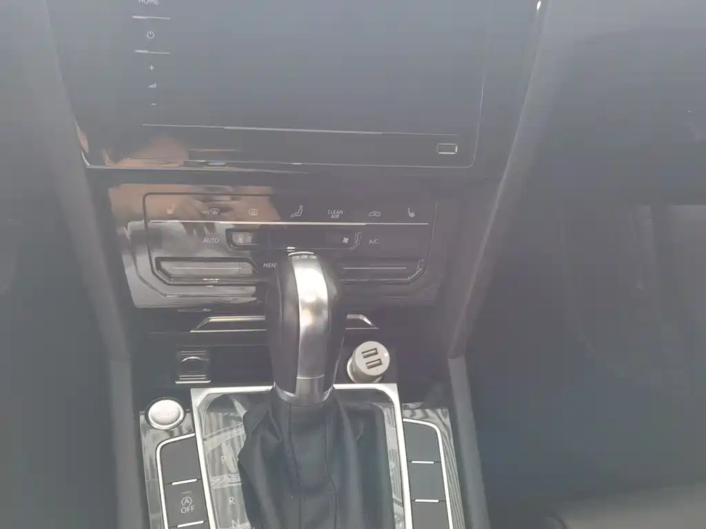 VOLKSWAGEN MAGOTAN 2022