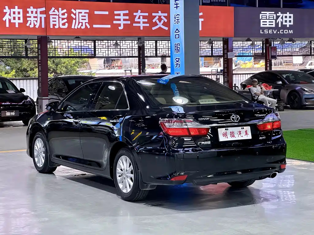TOYOTA CAMRY 2016