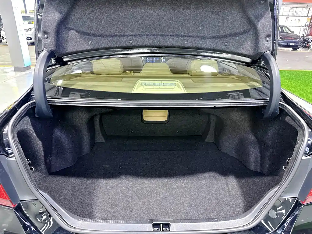 TOYOTA CAMRY 2016