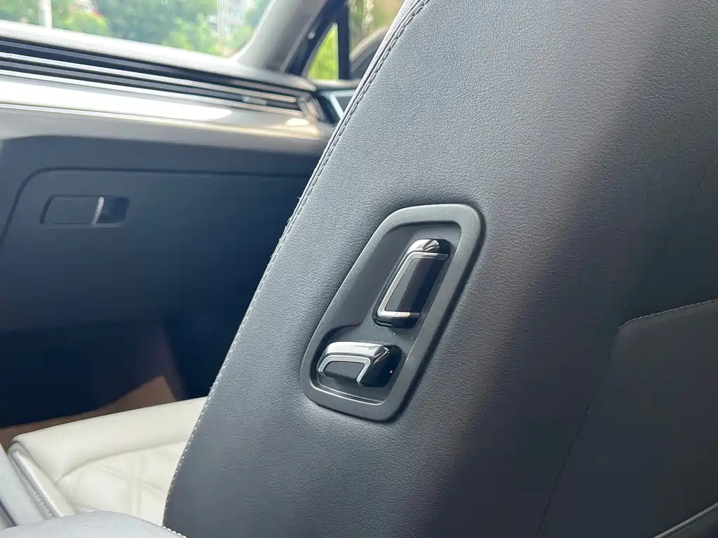VOLKSWAGEN MAGOTAN 2023