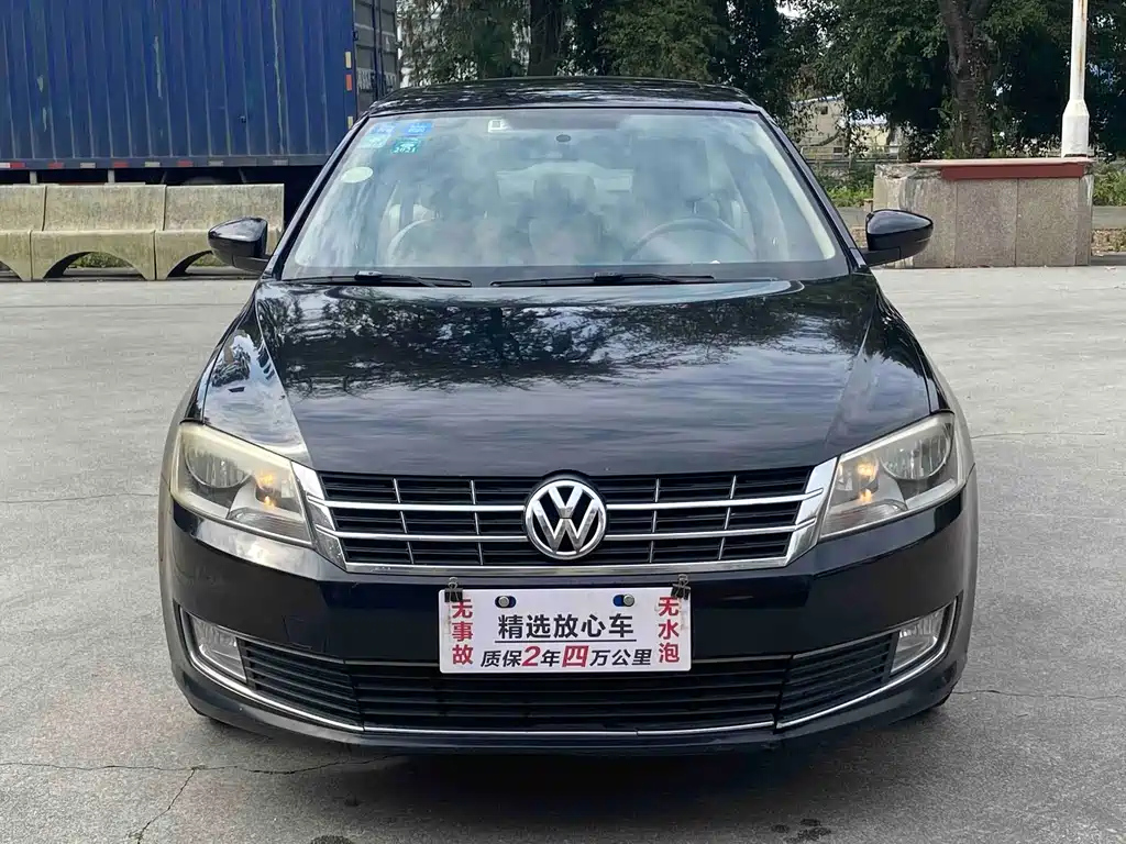 VOLKSWAGEN LAVIDA 2013