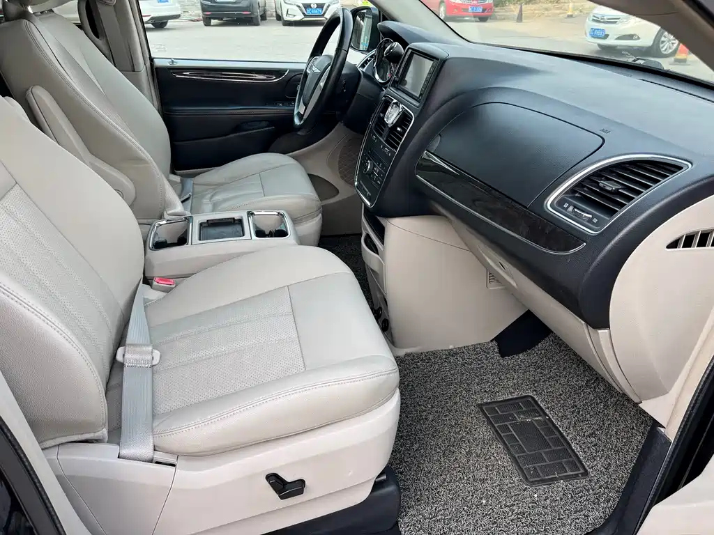 CHRYSLER OTHER 2016