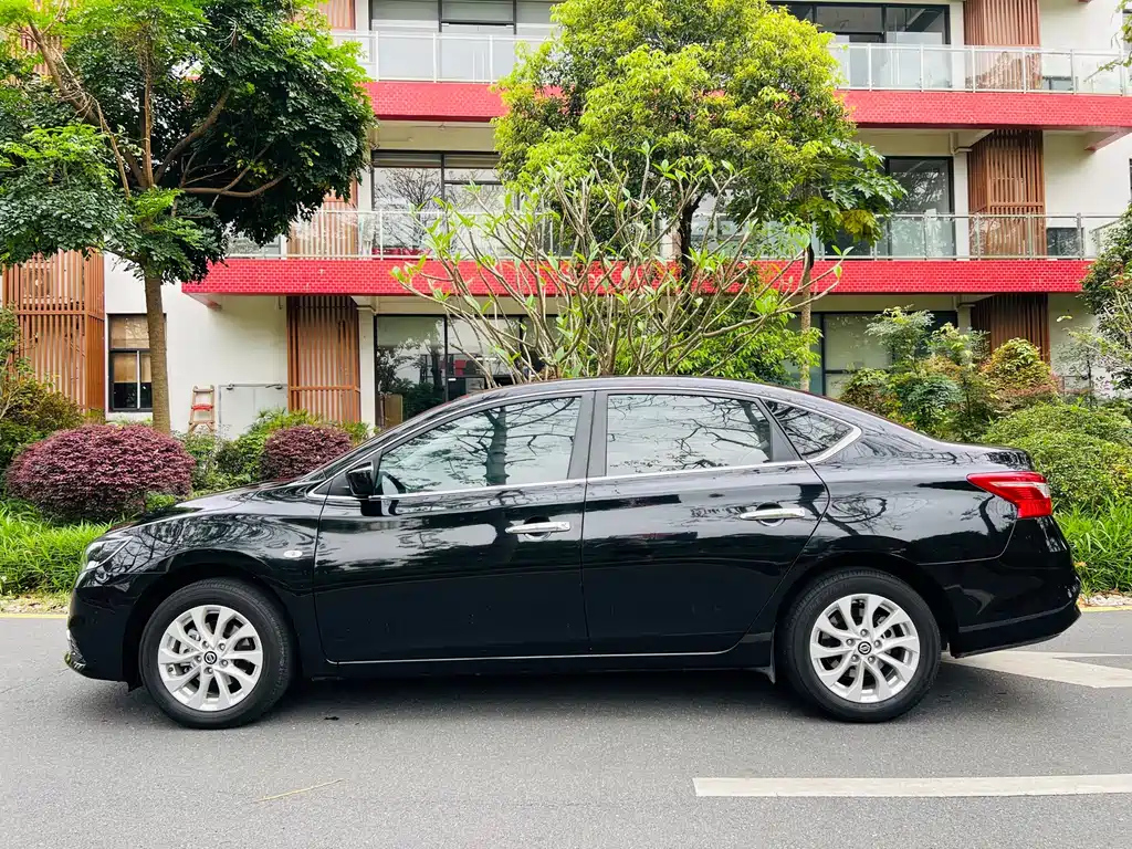 NISSAN SYLPHY 2020
