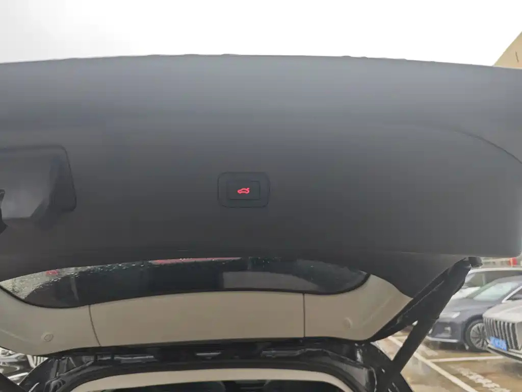 HONGQI HS5 2022