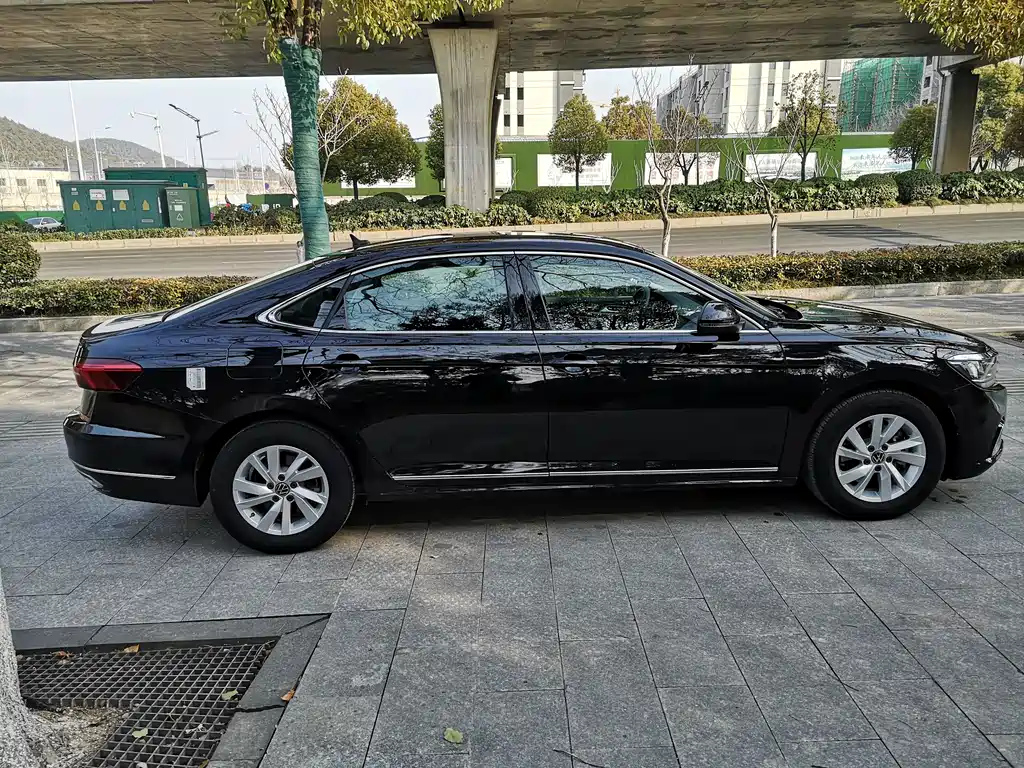 VOLKSWAGEN PASSAT 2021