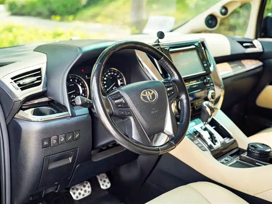 TOYOTA ALPHARD 2018