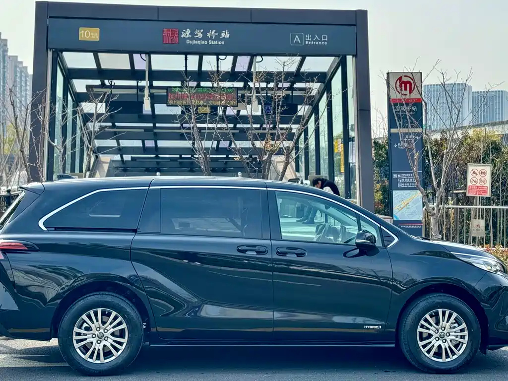TOYOTA SIENNA SIENNA 2024