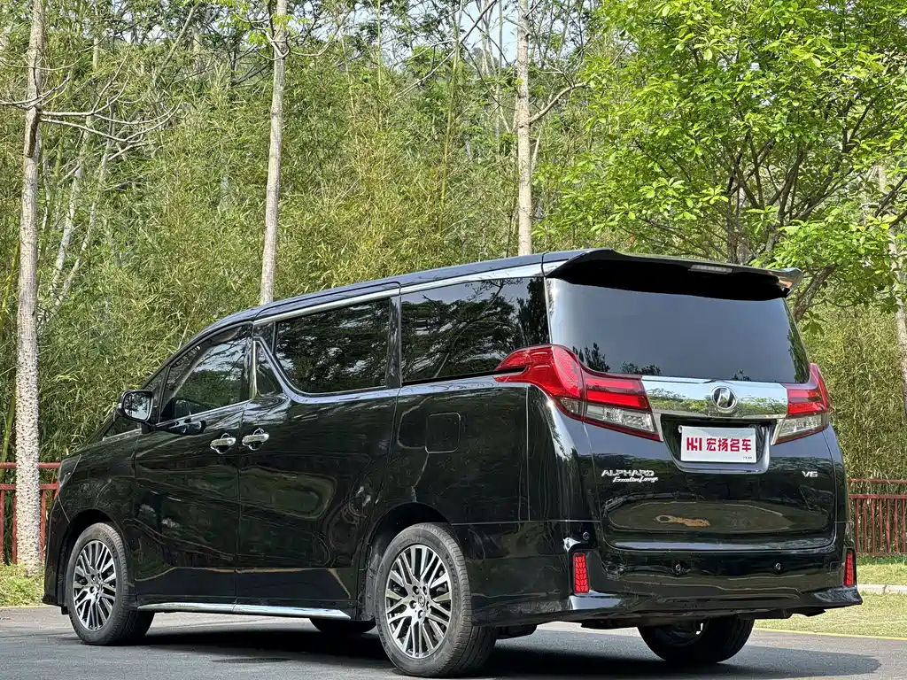 TOYOTA ALPHARD 2016