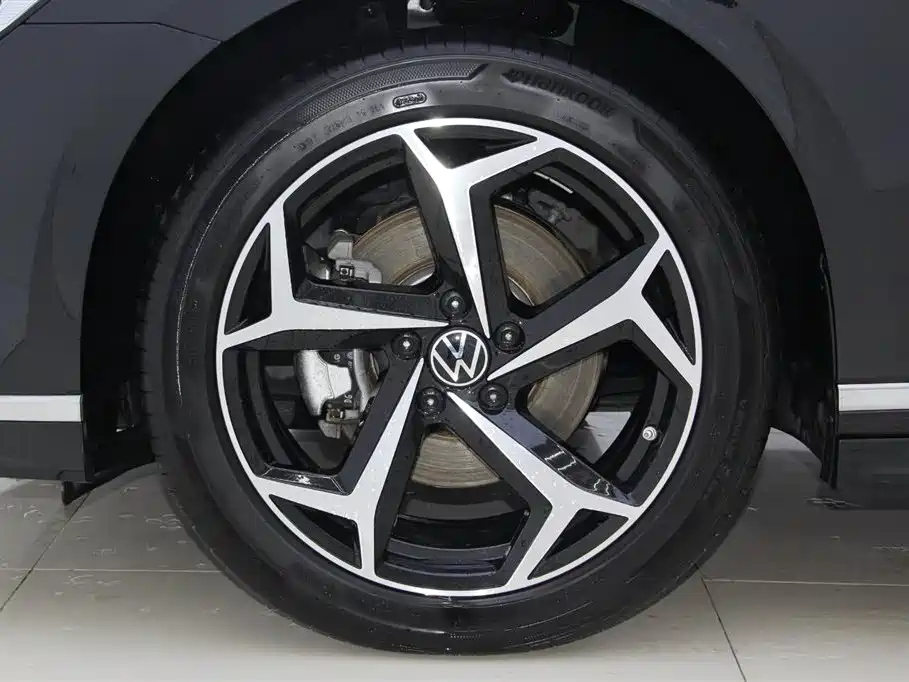 VOLKSWAGEN MAGOTAN 2023