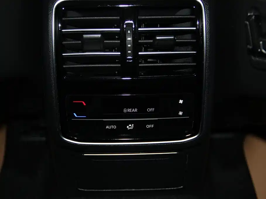 VOLKSWAGEN MAGOTAN 2023
