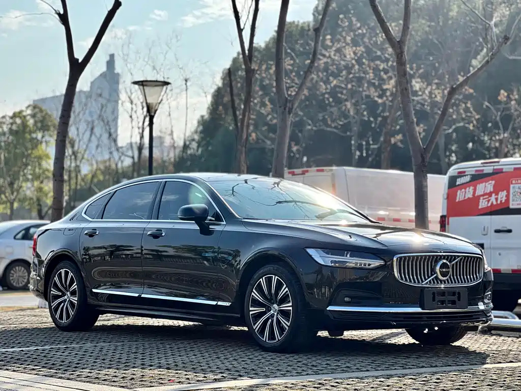 VOLVO S90 2021