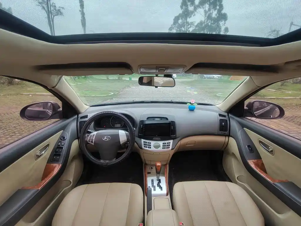 HYUNDAI CELESTA 2010
