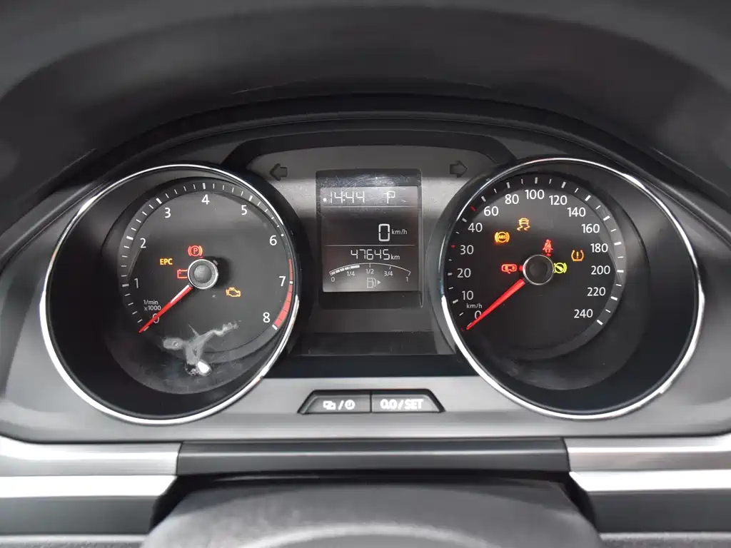 VOLKSWAGEN BORA 2019