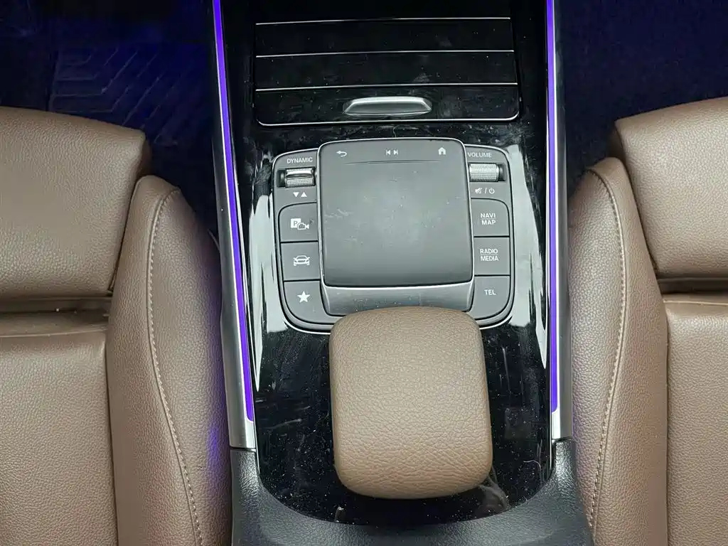 MERCEDES BENZ GLB 2021