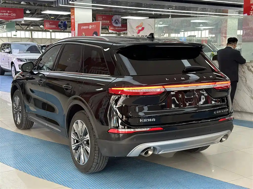 LINCOLN ADVENTURER 2022