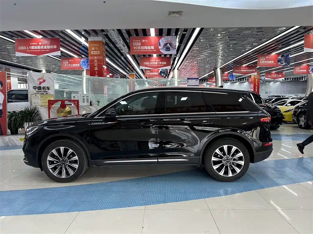 LINCOLN ADVENTURER 2022