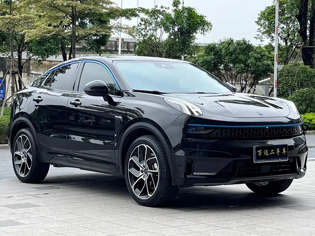 LYNK&CO 05 2022