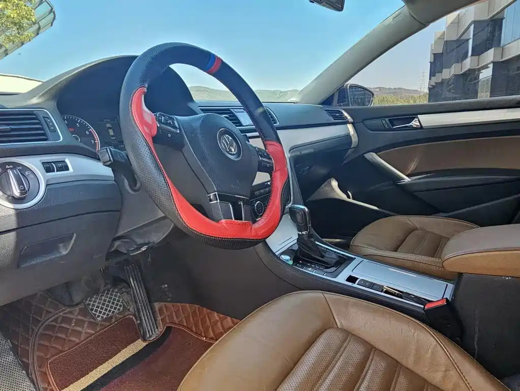 VOLKSWAGEN PASSAT 2015