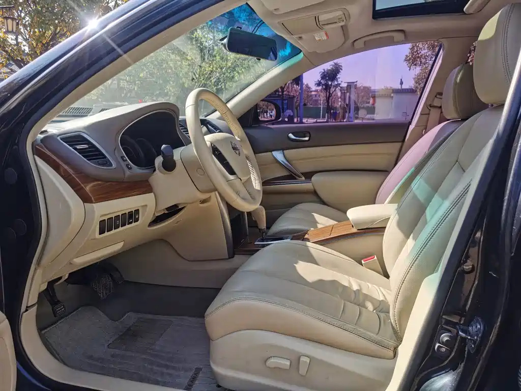 NISSAN TEANA 2011