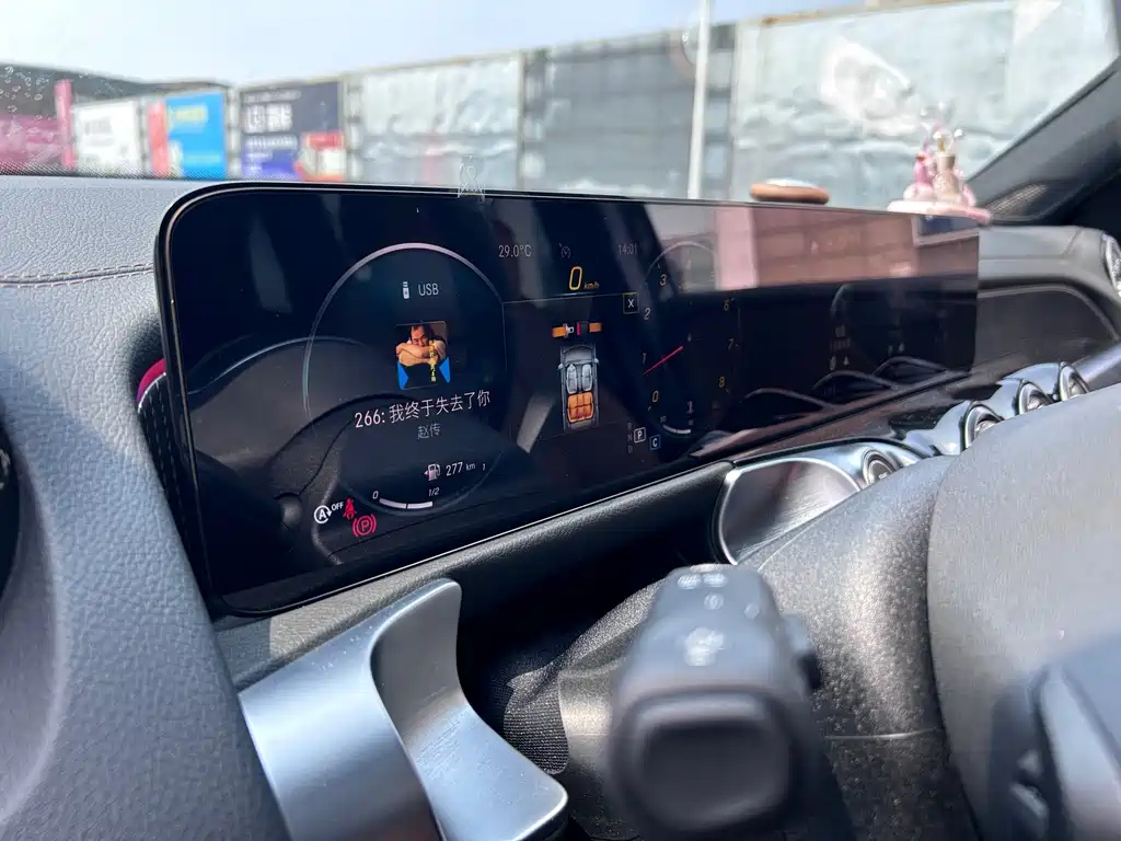 MERCEDES BENZ GLB 2022