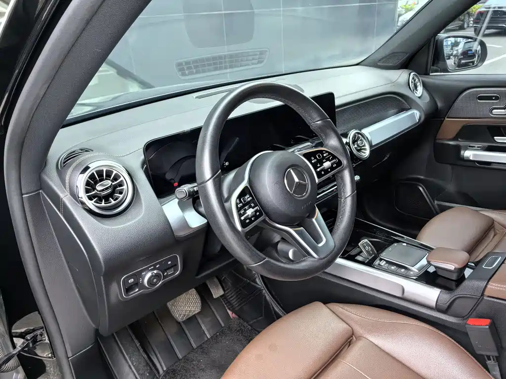MERCEDES BENZ GLB 2021