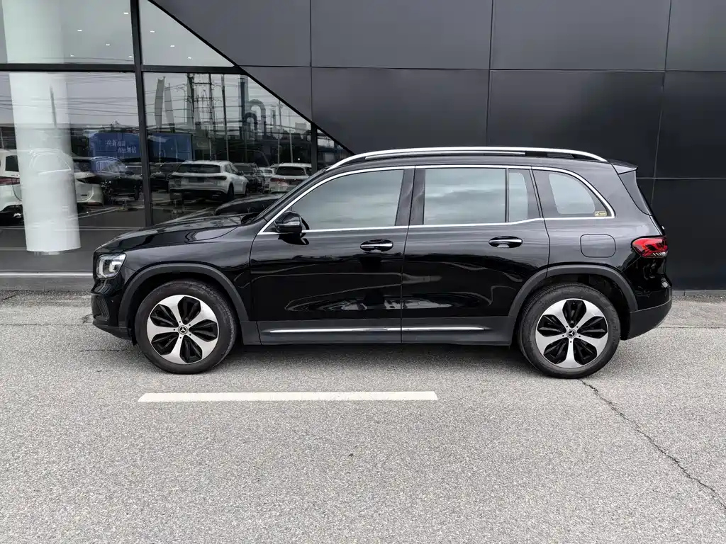 MERCEDES BENZ GLB 2021