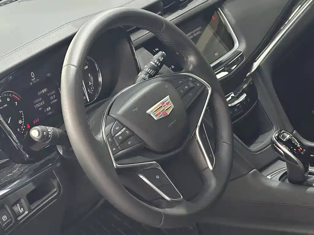 CADILLAC XT5 2021