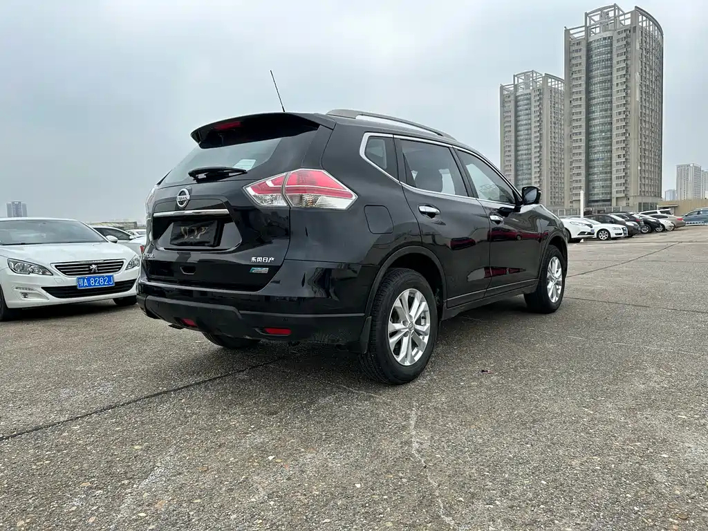 NISSAN X-TRAIL 2015