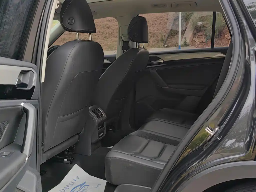 VOLKSWAGEN TAYRON 2020