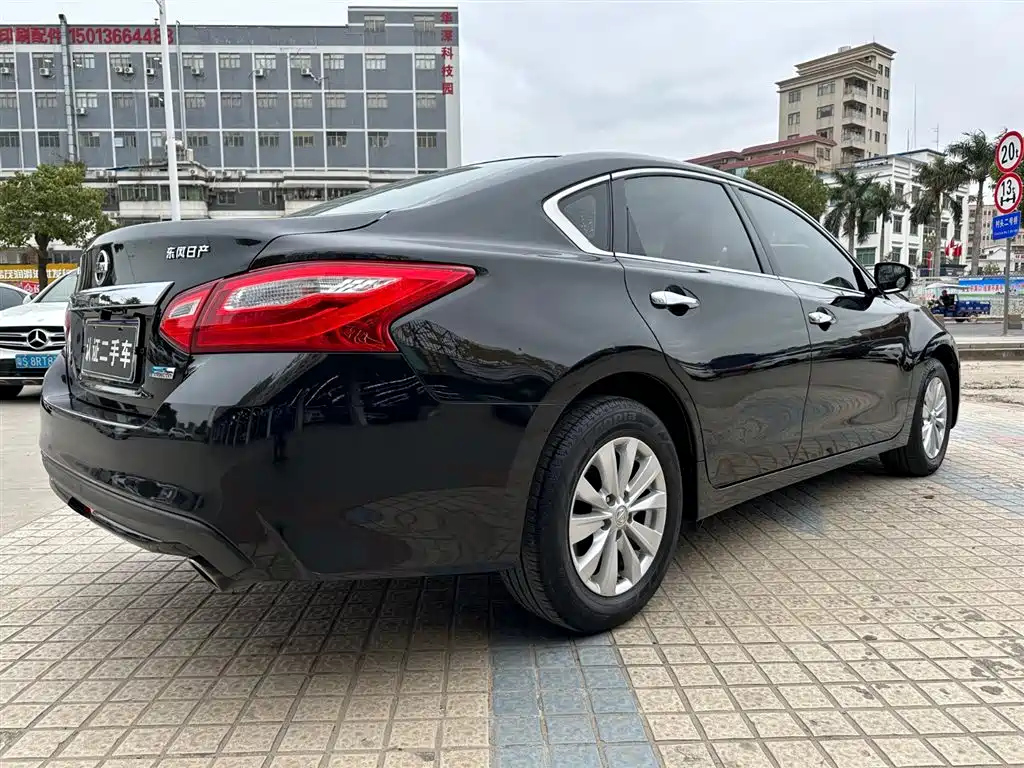 NISSAN TEANA 2019