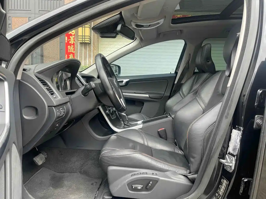 VOLVO XC60 IMPORT 2014