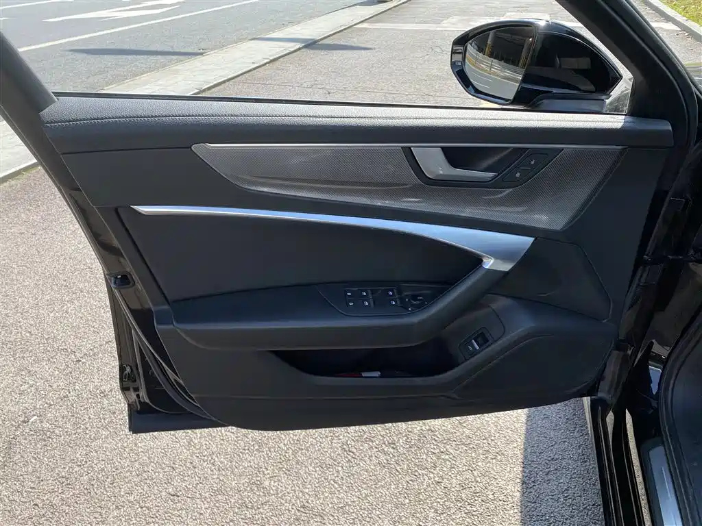 AUDI A6L 2021