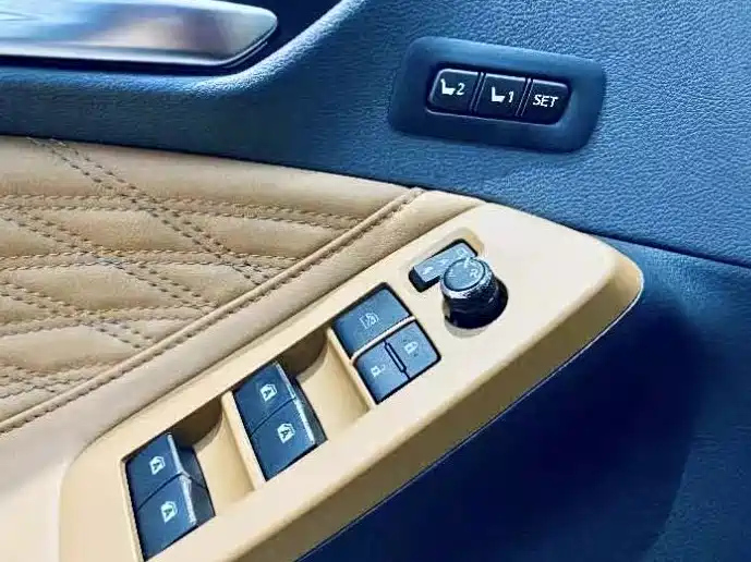 TOYOTA AVALON 2019
