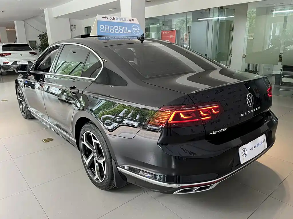 VOLKSWAGEN MAGOTAN 2023