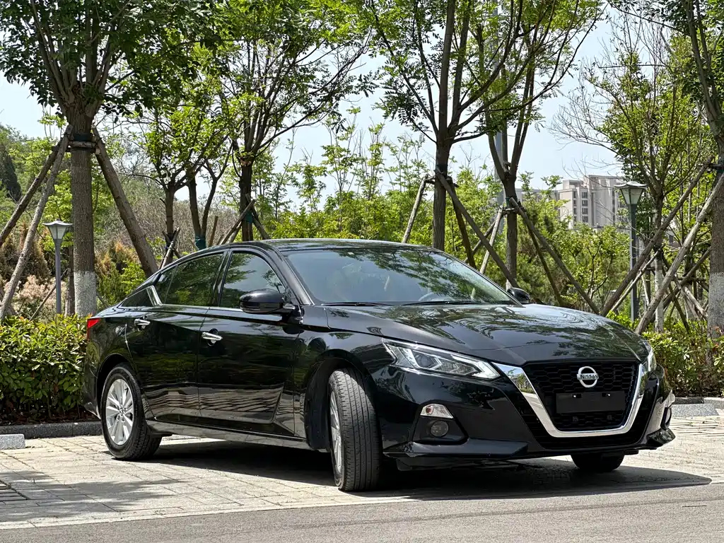 NISSAN TEANA 2020