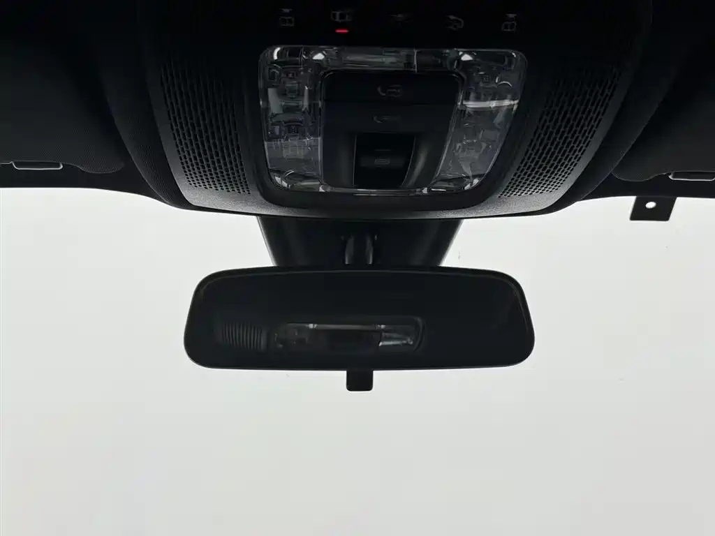 MERCEDES BENZ GLB 2023