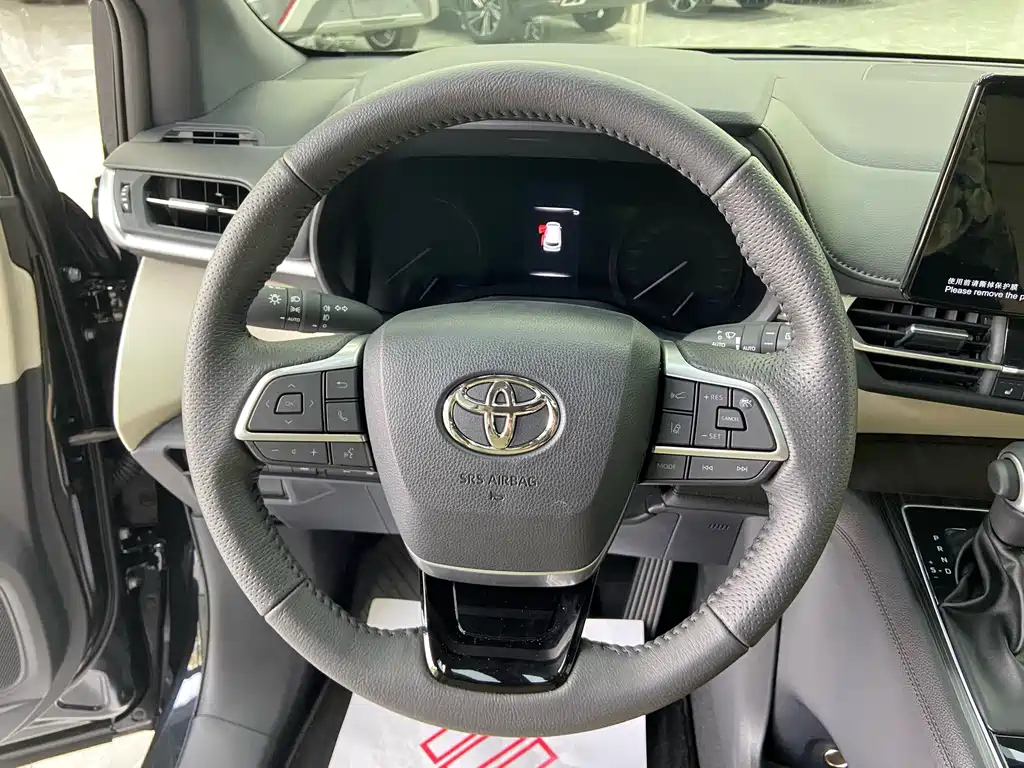 TOYOTA GRANVIA 2024